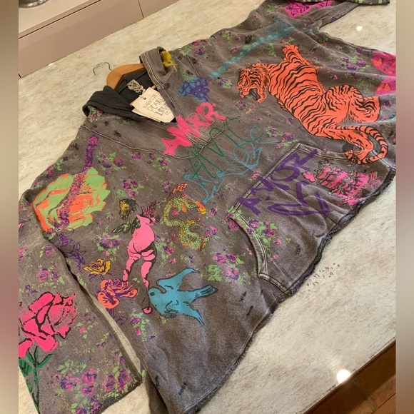 Magnolia Pearl Graphics Raji Hoodie - Picture 4 of 12